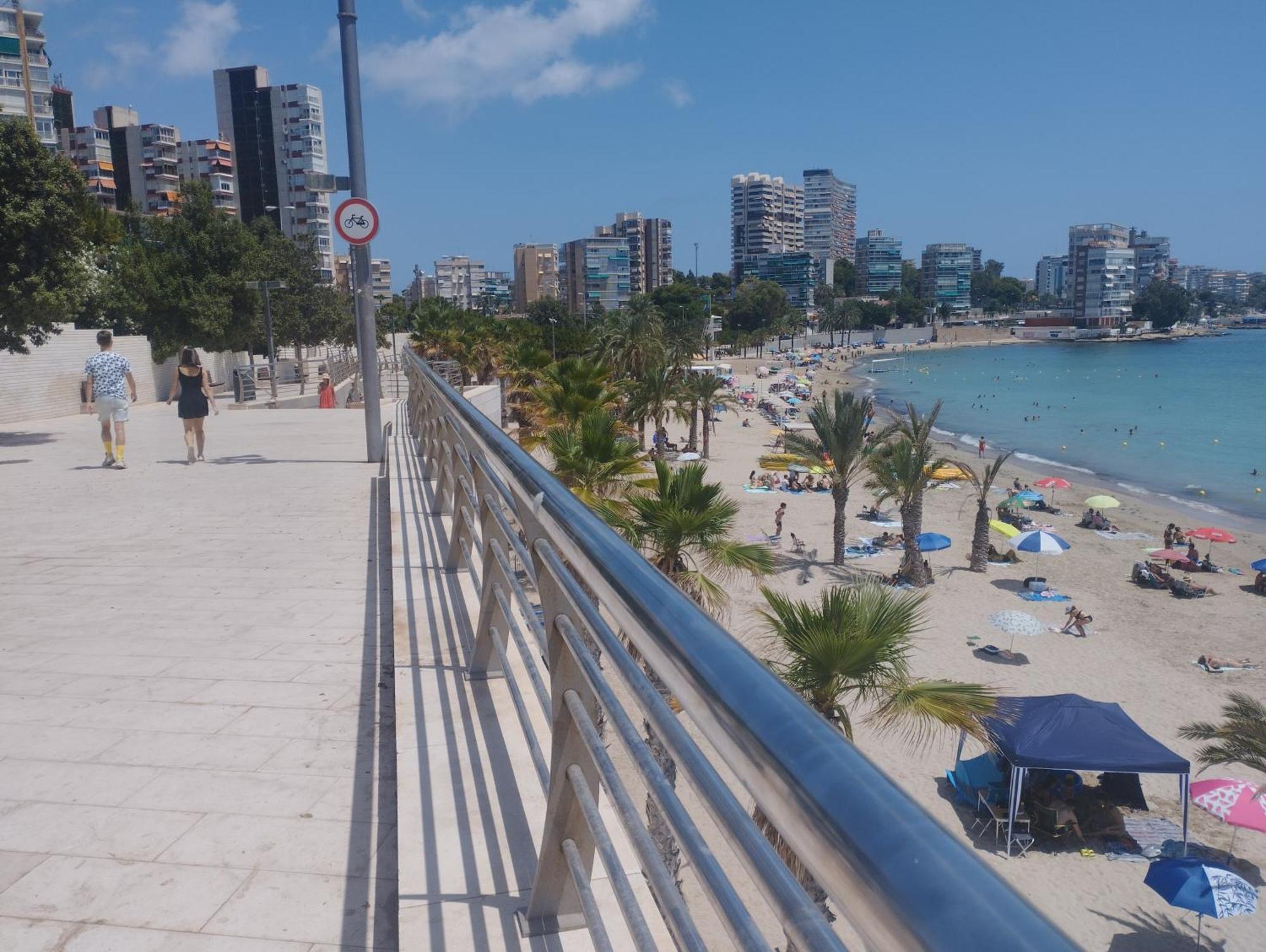 A 50 Metros Del Mar Y En 2 Paradas De Bus Estas En El Centro De อาลิกันเต ภายนอก รูปภาพ